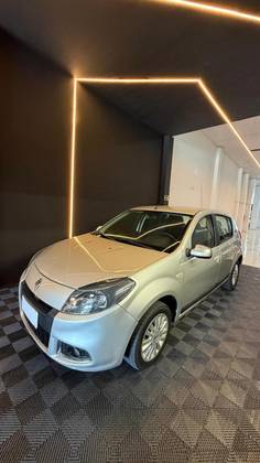 RENAULT SANDERO 1.6 PRIVILÉGE 16V FLEX 4P AUTOMÁTICO